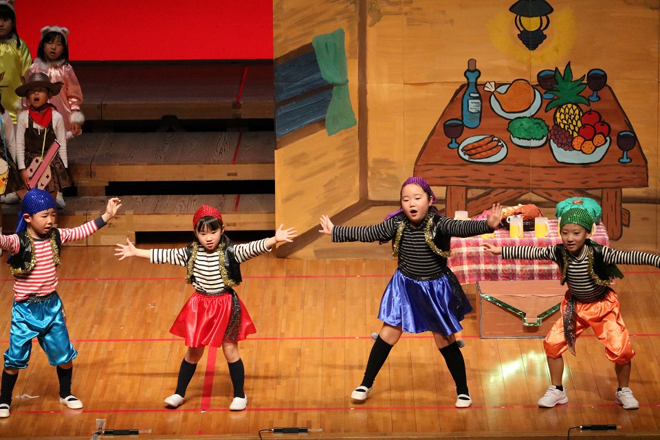 ブレーメンの音楽隊 泥棒 動物 帽子 衣装 子供 発表会 劇 幼稚園