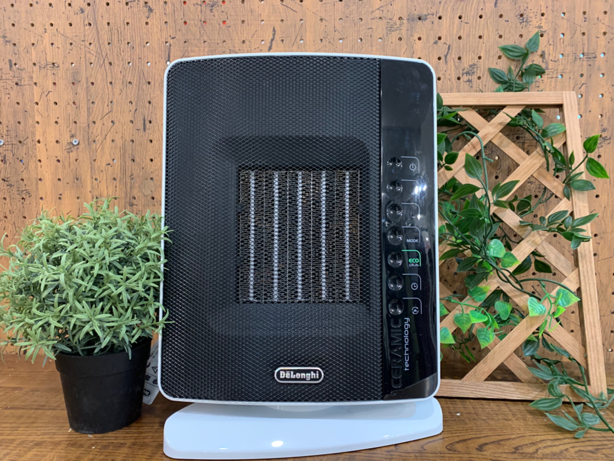 ◇DeLonghi セラミックファンヒーター セール中 DCH7093ERJS