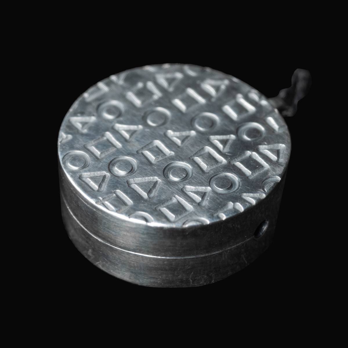 鈴 イソガワクミコ作 丹波 銀鈴 千鈴（ちりん） | 商品 | 海千山千會