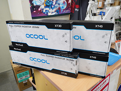 Alphacoolの白い本格水冷ラジエーターが入荷、サイズや厚み違いで4製品