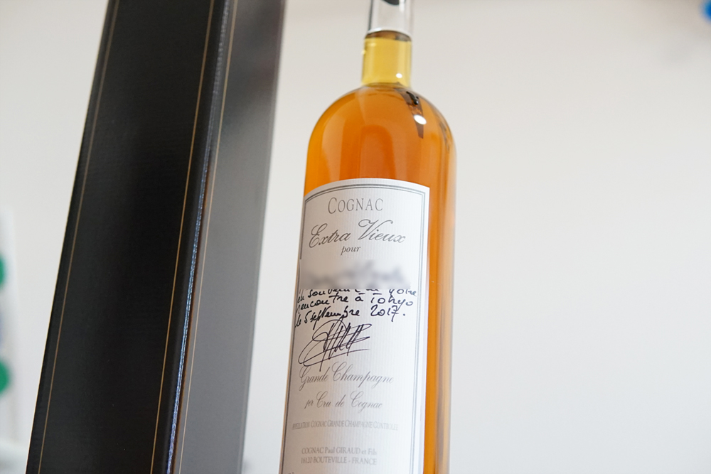 ポールジロー氏のサイン入り限定マグナムボトル届いたよ - Brandy