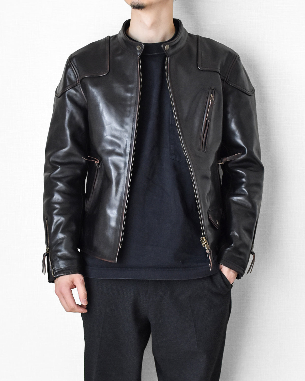 ヴェノム”モデル幅広いシーンで重宝するレーシングジャケット・茶芯馬