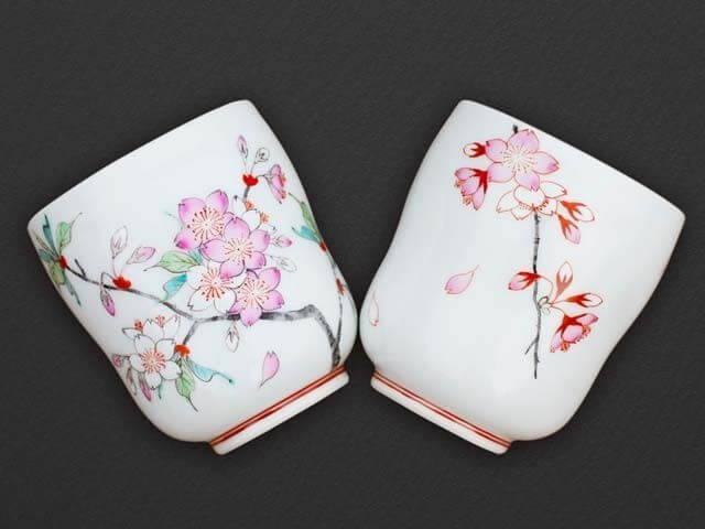 柿右衛門様式 湯呑み - 日常に息づく、本物の美しさをあなたに 抜群