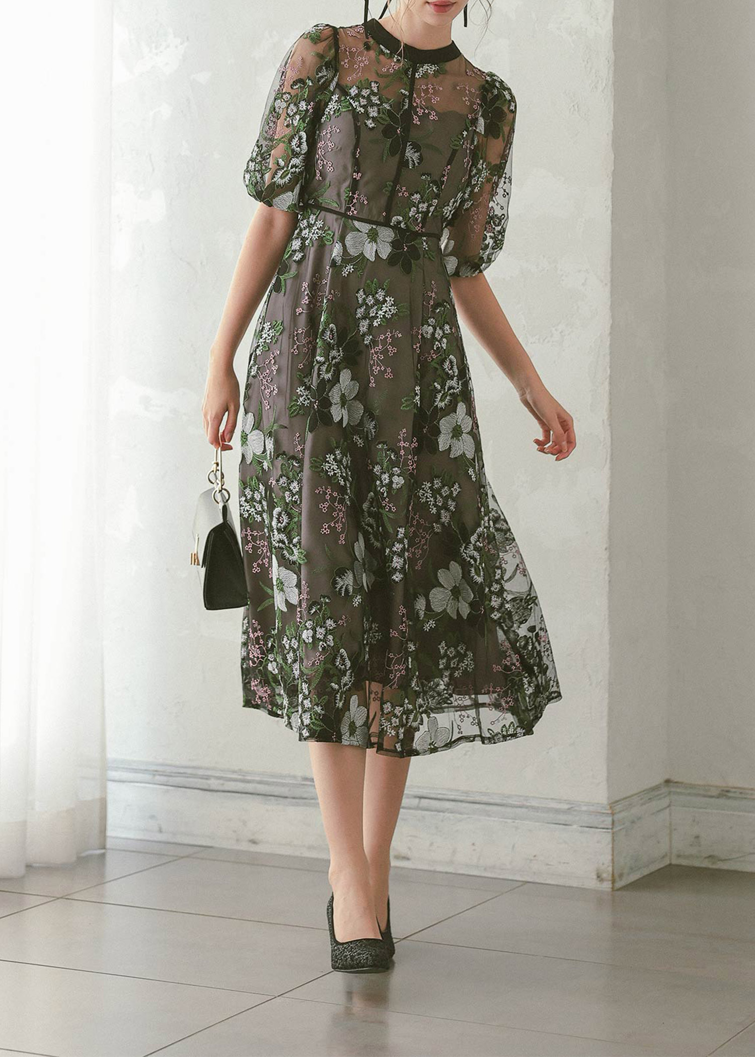 フラワーエンブロイダリードレス|DorryDoll