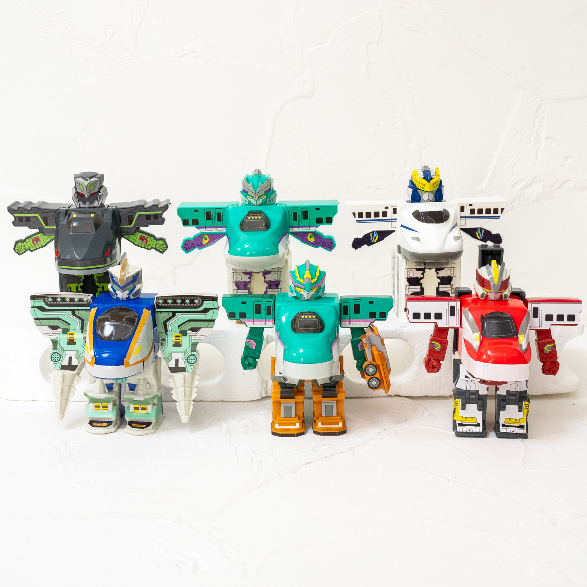 変形・合体を楽しめる全6種類のおもちゃ！マクドナルド ハッピーセット