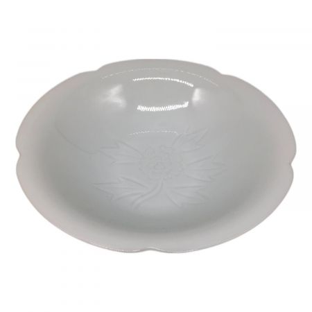 白磁牡丹彫文菓子鉢 井上萬二｜トレファクONLINE