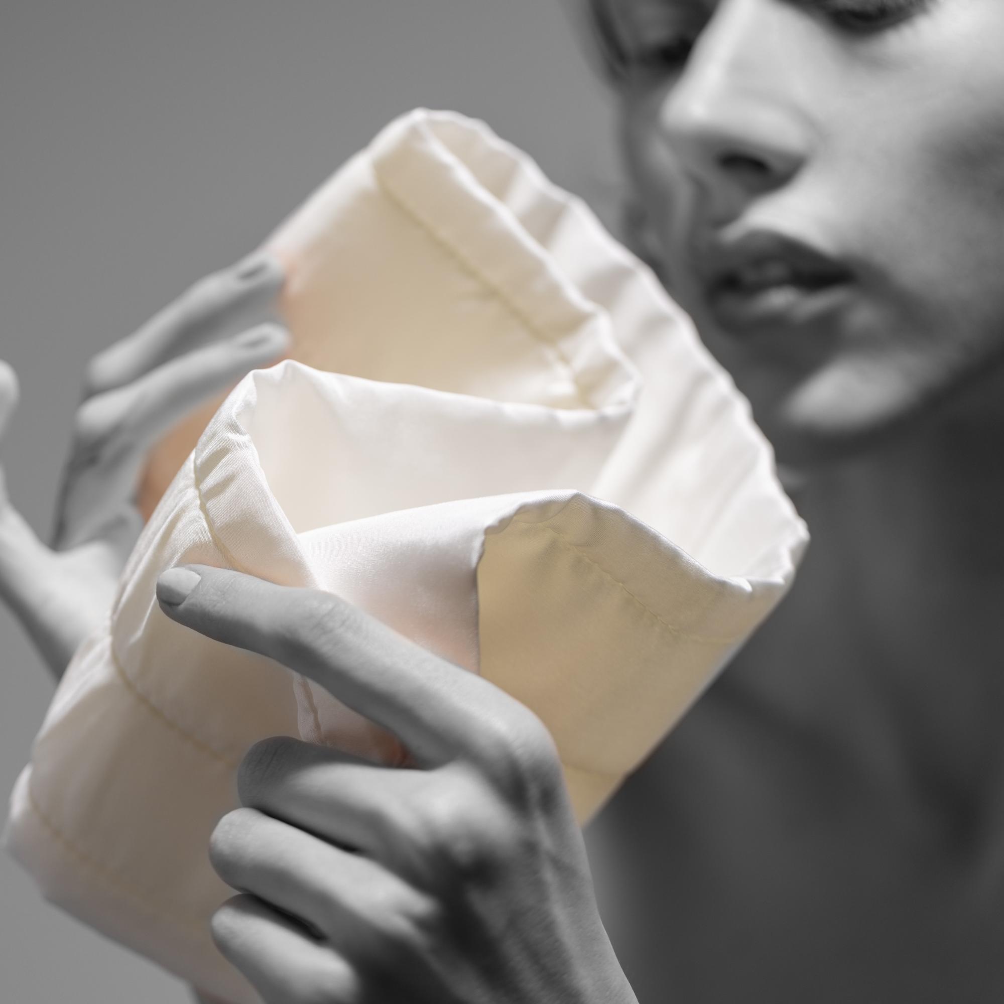 Silk Veil Body Towel | FLOLUX