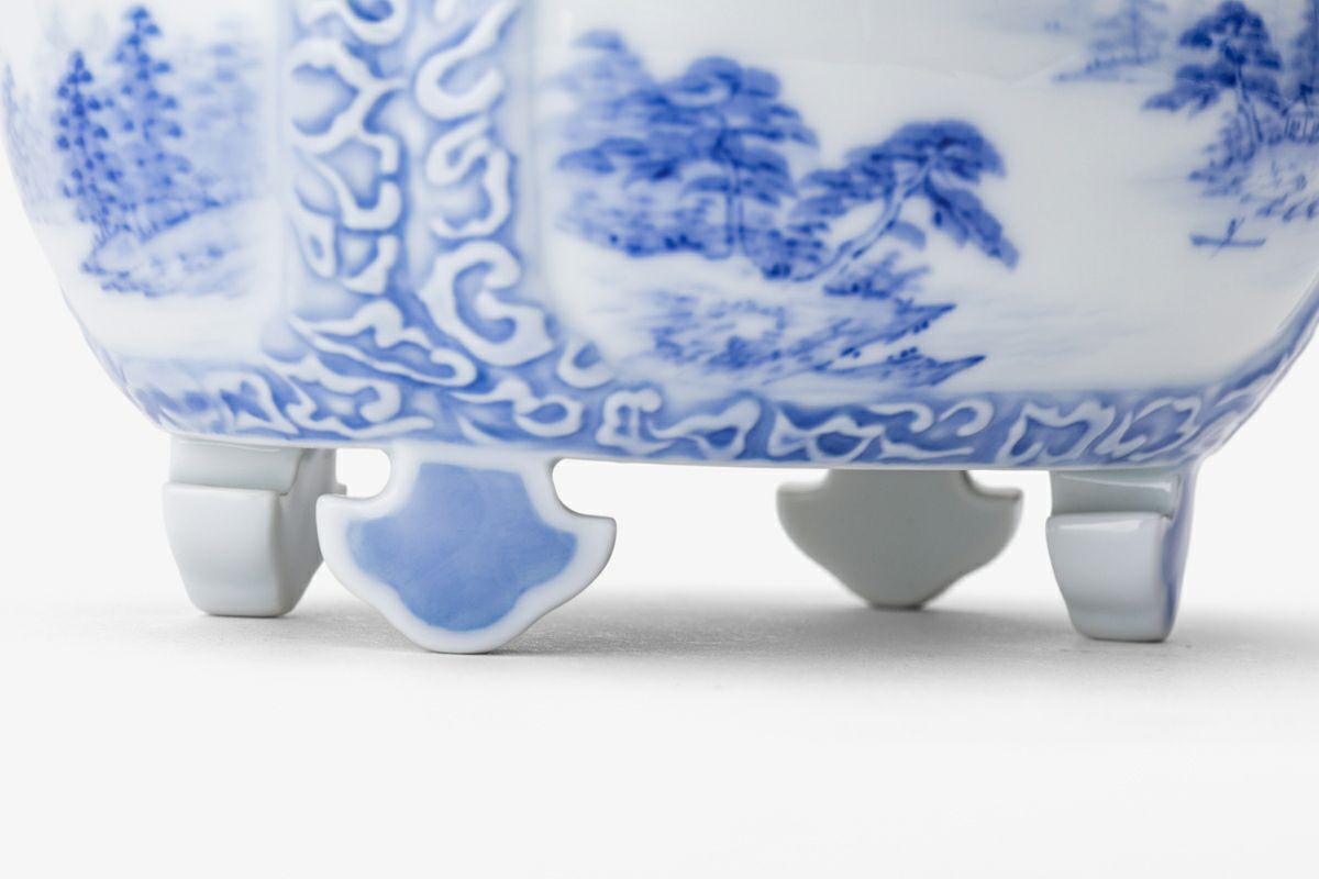 2284 有田焼染付山水香炉