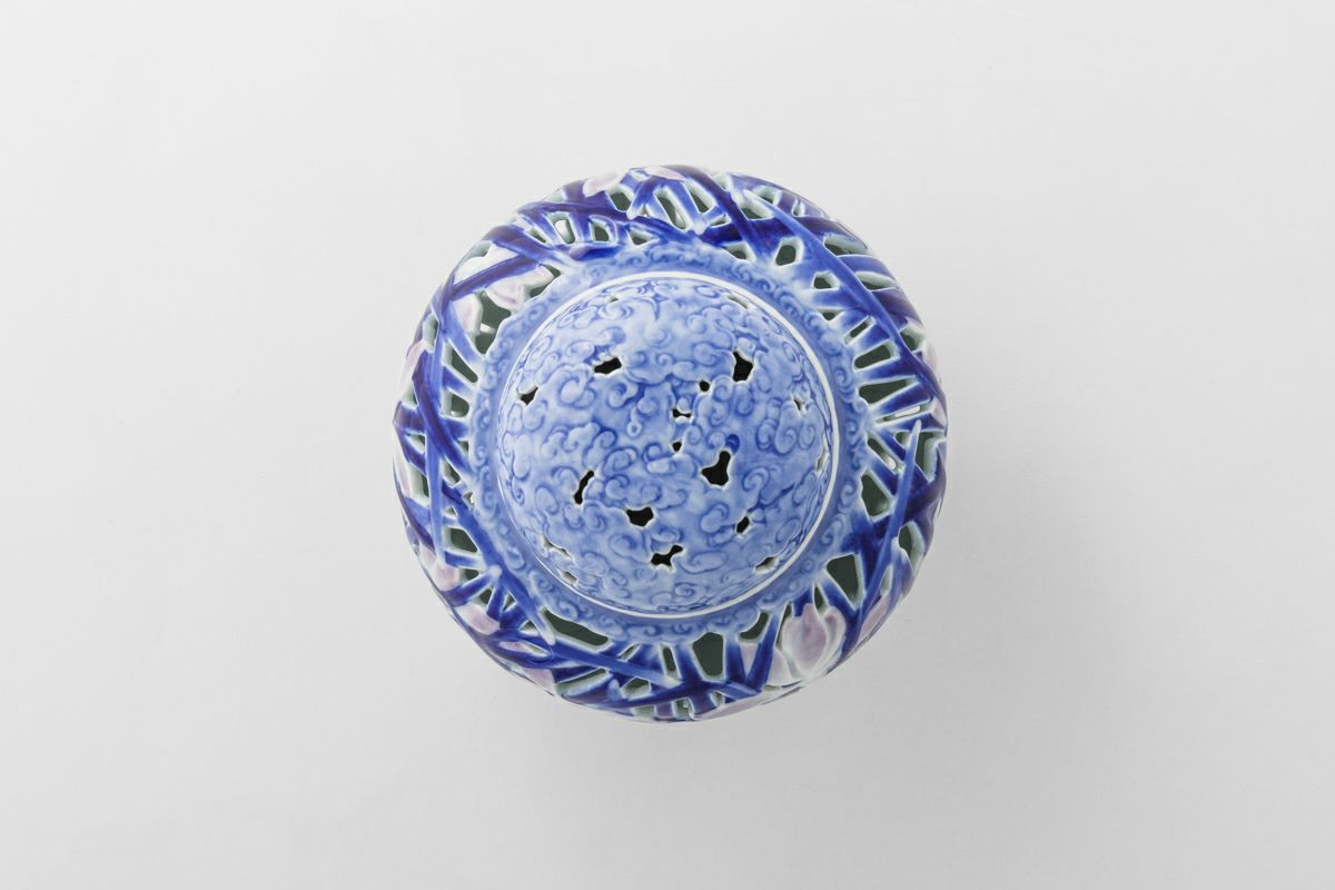 蘭彫刻 香炉 | 有田焼 深川製磁｜公式オンラインストア 蘭透香爐 白磁