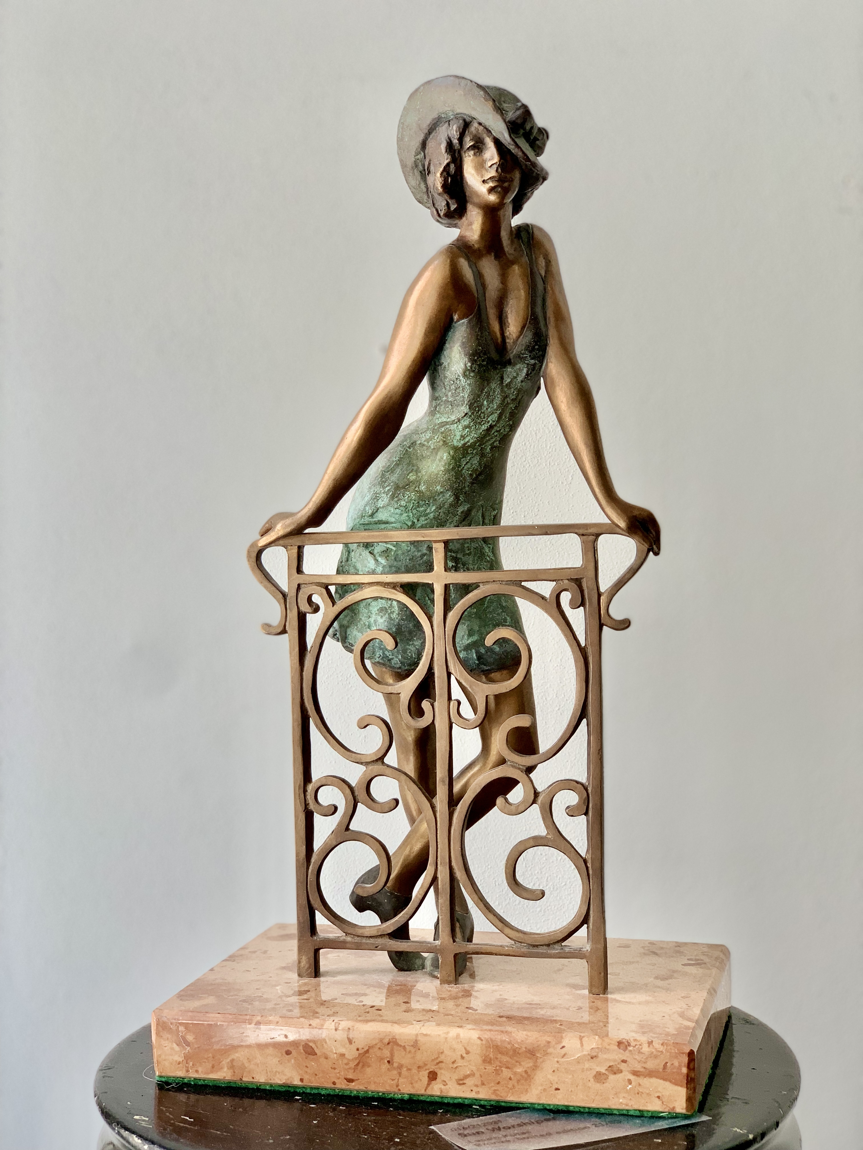 Laszlo Kutasの立像