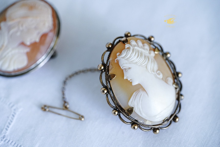 ヴィンテージブローチ カメオ シェル リボン ゴールド アンティーク