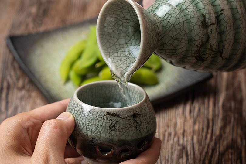 大堀相馬焼 飴釉薬徳利 跳び鉋仕上げ