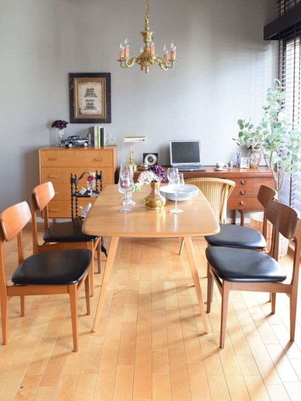 北欧スタイルのおしゃれな書斎机、White＆Newtonのビンテージデスク(m