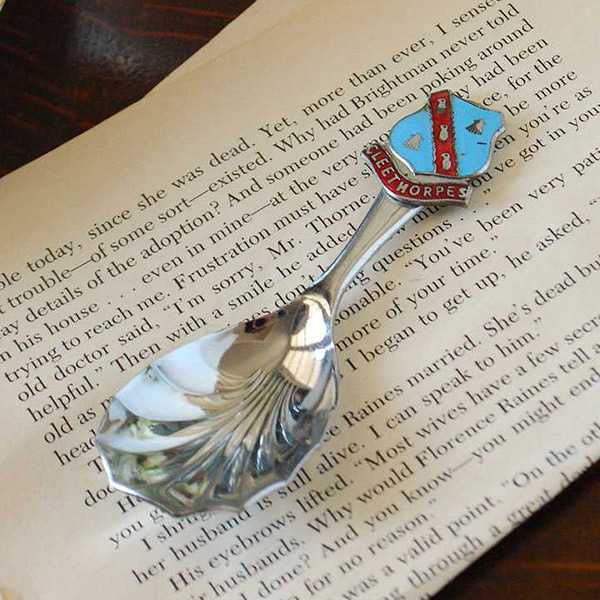 イギリス アンティーク純銀スプーン、シュガートング ホールマーク入