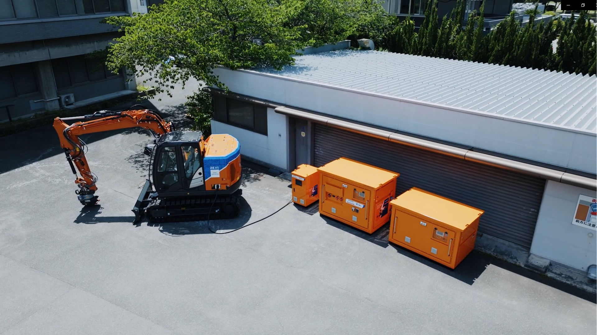 バッテリー駆動式ショベル3機種と可搬式充電設備を国内で販売開始