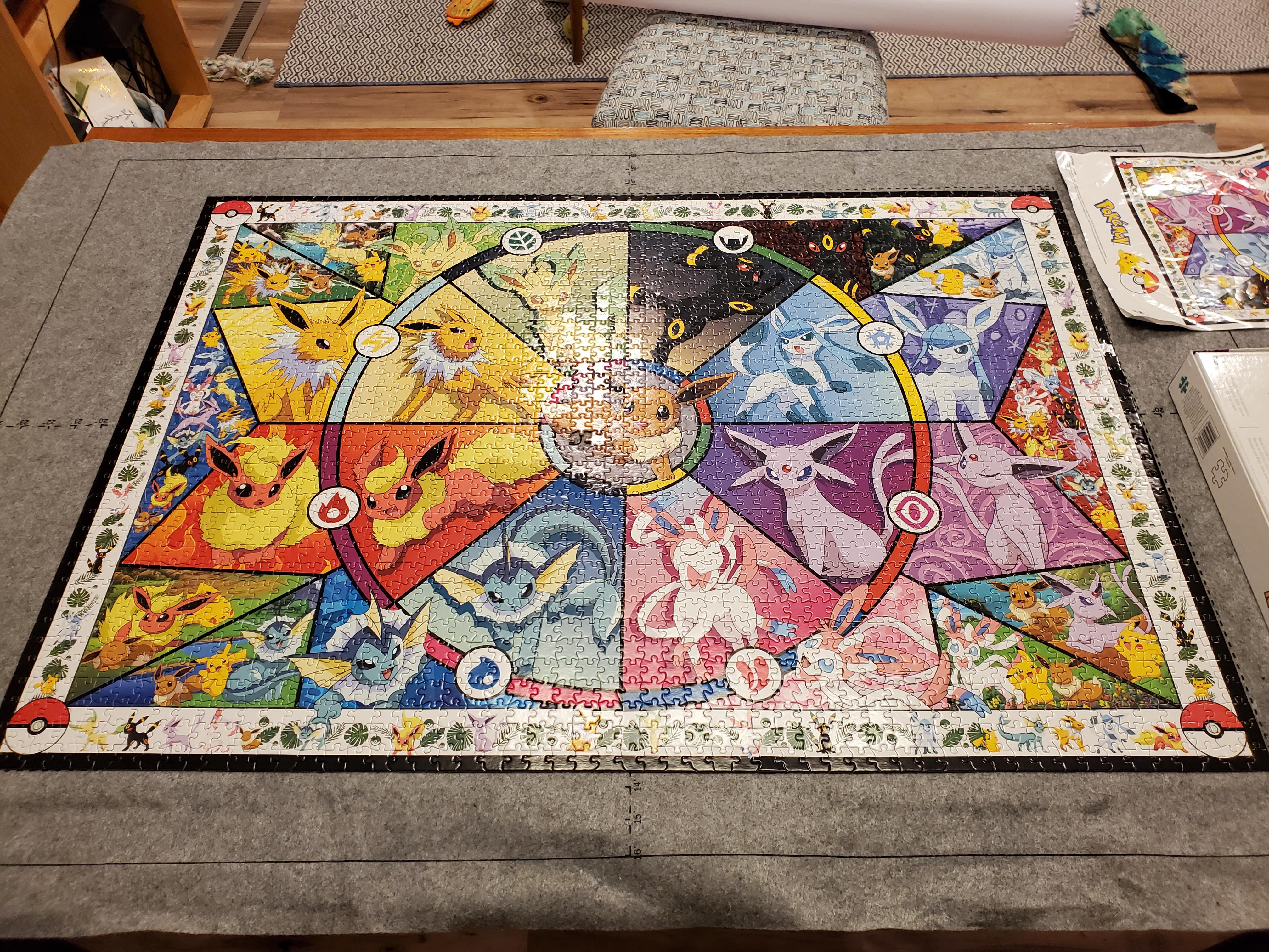 マジで一ヶ月もかけて、2000ピースのポケモンジグソーパズル、ピース