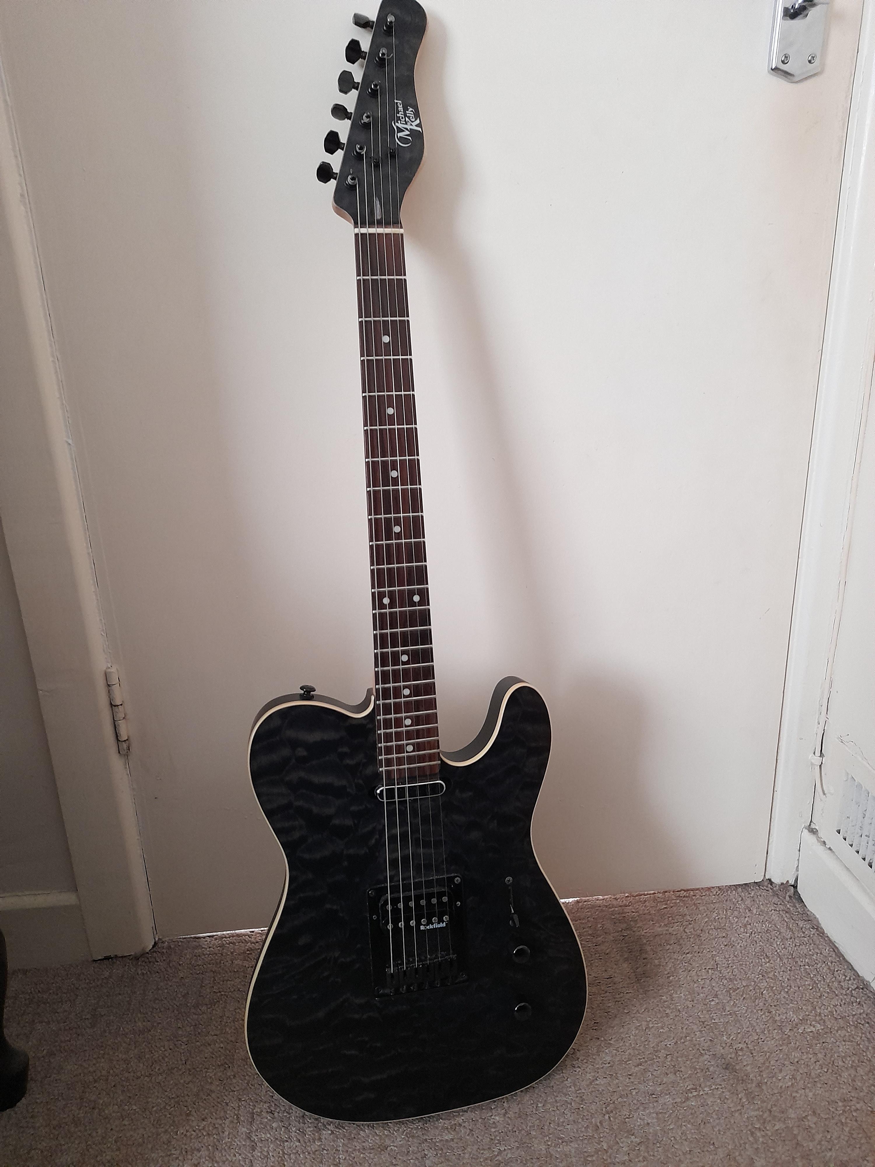 そんなに定番のテレキャスじゃないけど、これはマイケル・ケリーの1954