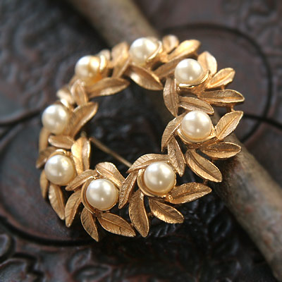 Avon-ゴールド＆パールリース・ブローチ – アンティーク・ブローチ通販