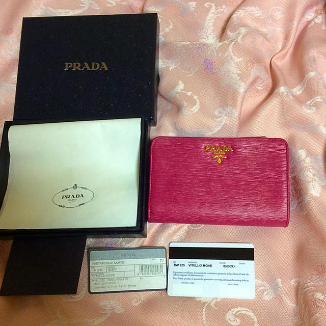 PRADA 二つ折り財布 ピンク(限定カラーIBISCO) プラダ 二つ折り財布