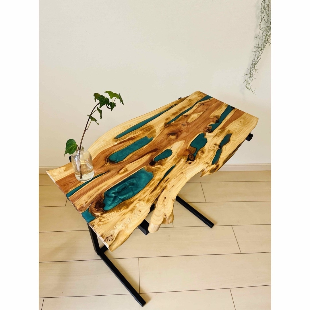 レジンテーブル サイドテーブル ソファテーブル ローテーブル 貝塚伊吹