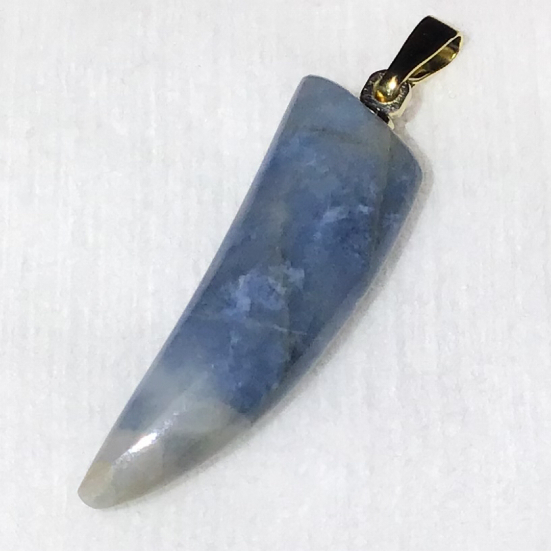 入りコン沢翡翠ペンダントトップ 糸魚川翡翠】入りコン沢の青翡翠