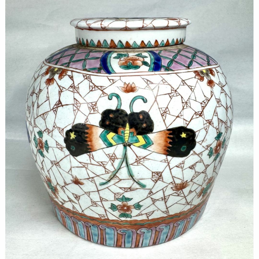 中国古美術品 民国時代 粉彩花草蝶文壺 高さ約28cm