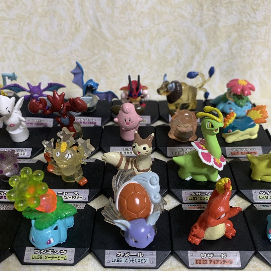 ポケモン フィギュア わざコレクション 24点 台座付き