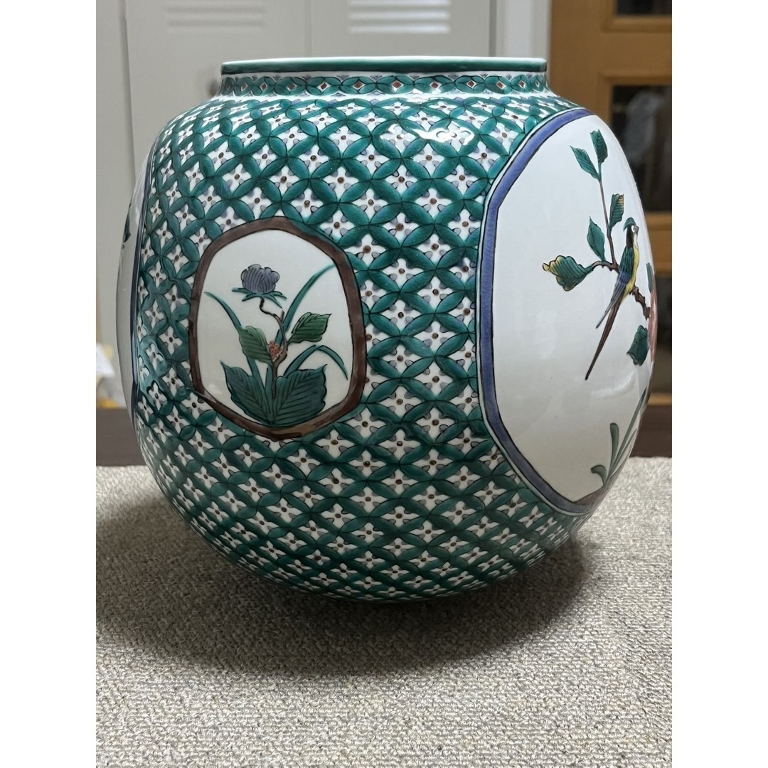 九谷焼 色絵丸紋割取花鳥 飾壷 三代為吉 三ツ井詠一 造