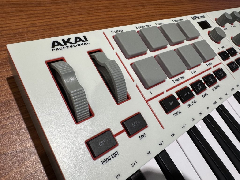 AKAI MPK mini Ⅳ(MK4) リーズナブル・多機能なミニサイズ25鍵盤仕様の