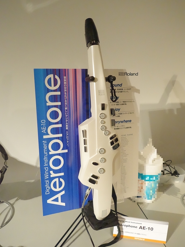 ローランドが初のデジタル・ウインド・インストゥルメントを発表