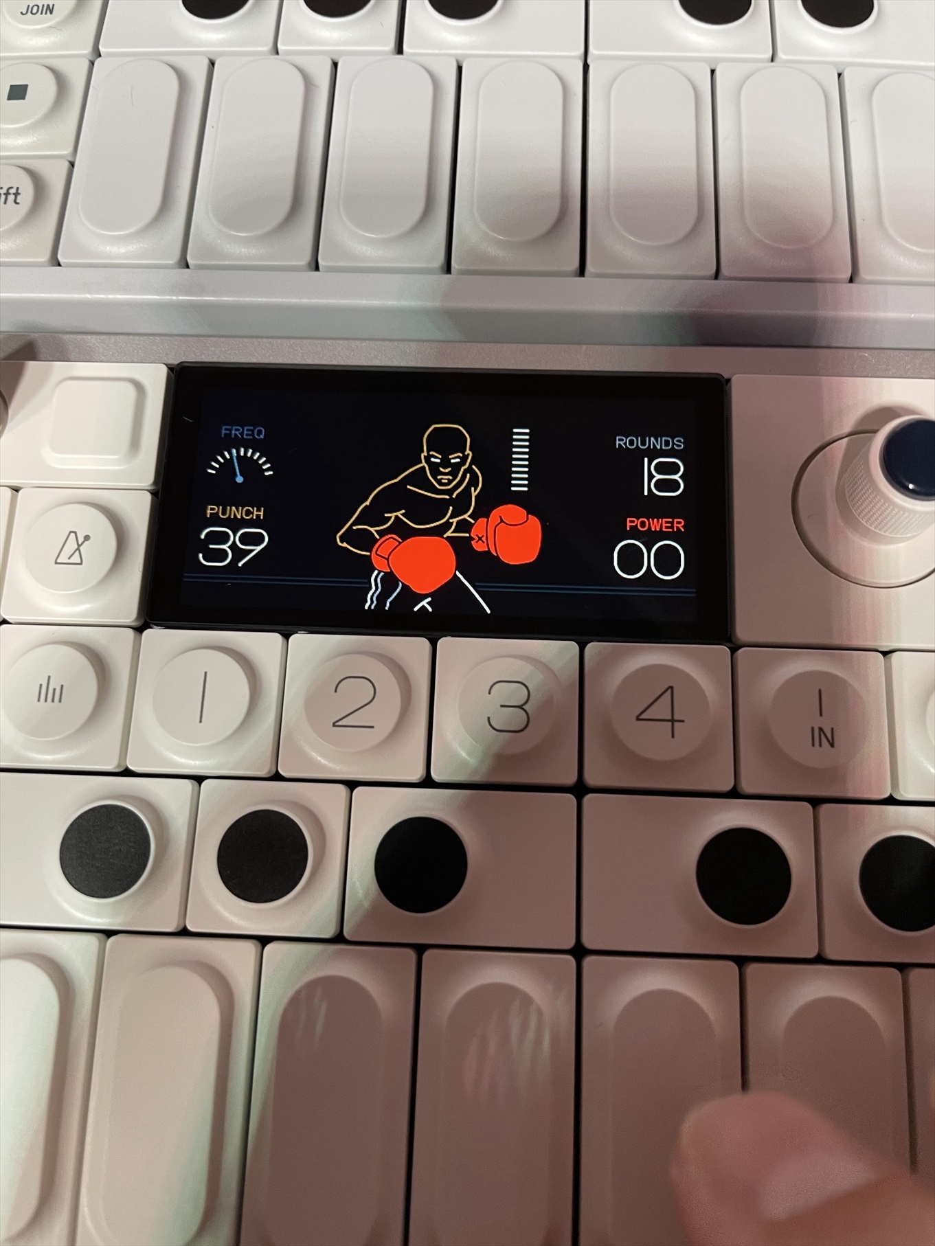 Teenage Engineering ” OP–1 field ” | 人気ガジェット「OP-1」の究極