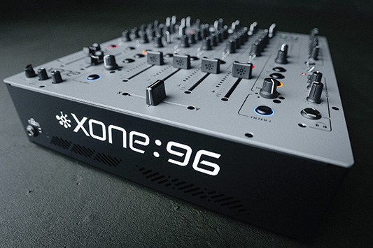ALLEN&HEATH Xone:96 DJミキサー デッキセイバー付き 美品