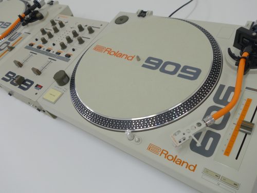 ローランド限定 ターンテーブル「TT-99」とDJミキサー「DJ-99」実機見