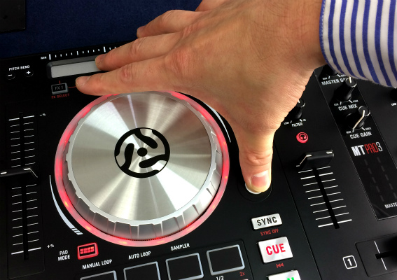 Numark Mixtrack Pro3のオススメポイントをご紹介！DDJ-SB2と比較も