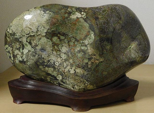 上藻別の球果流紋岩・積丹ルビー(稲倉石鉱山)・興部ジャスパー・白老錦