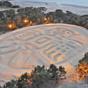 銭形砂絵「寛永通宝」｜一夜にして作られたという伝説の金運スポット