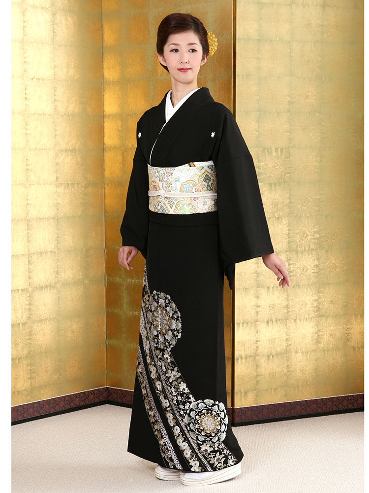 高級黒留袖レンタル】t-604 山口美術織物謹製・華文柄の総刺繍 Lサイズ