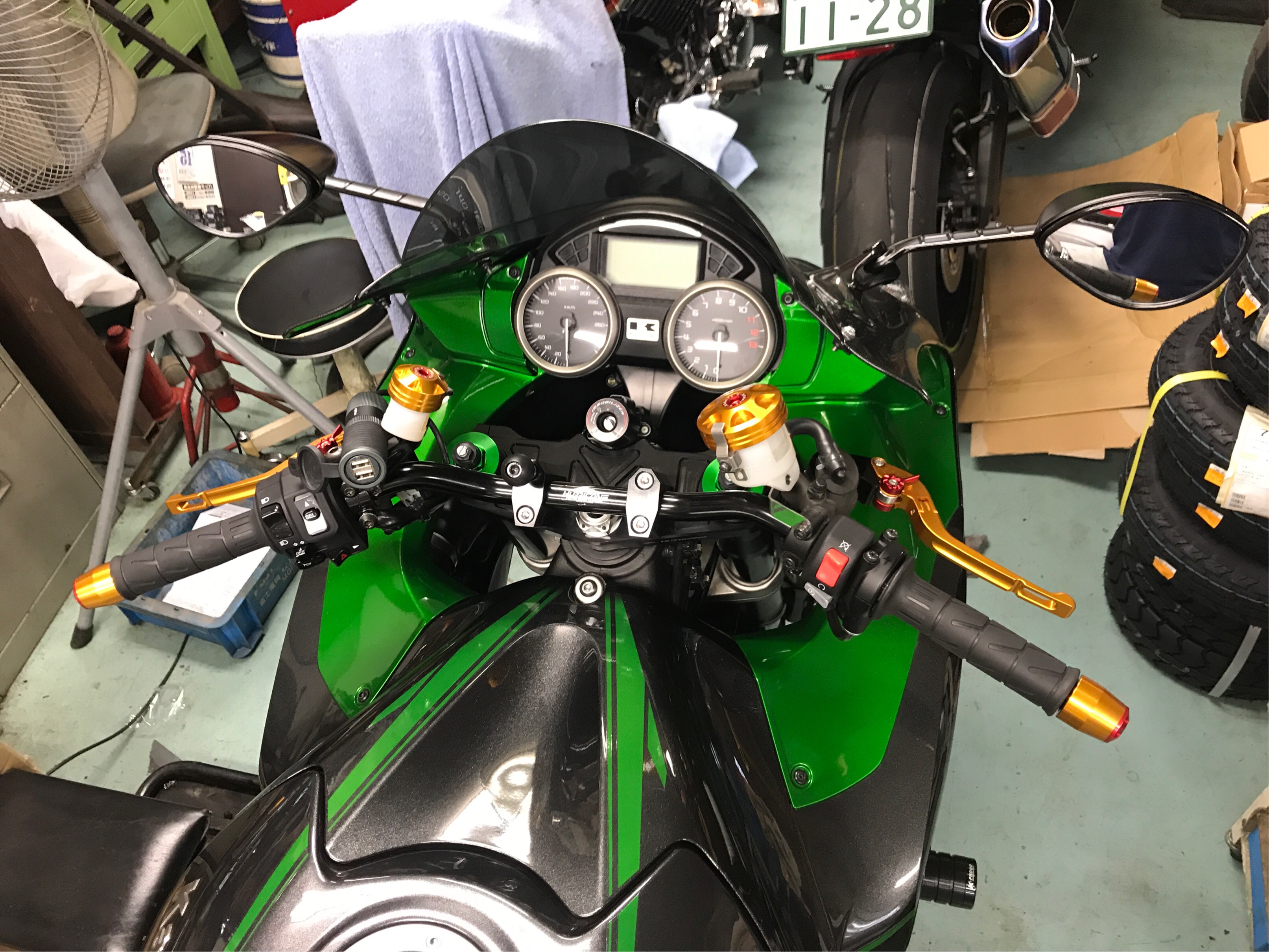 zx-14rバーハンドル取り付け - 小林輪業商会