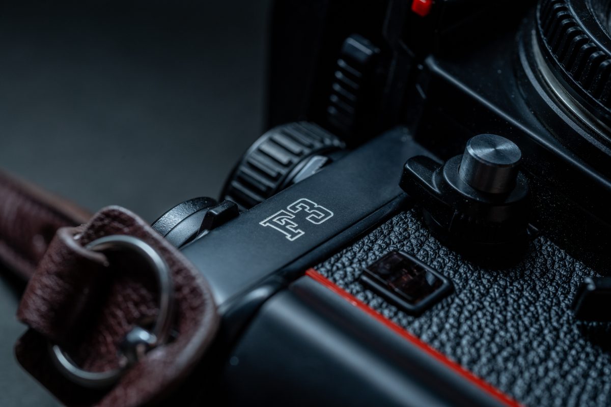 希少・値下可】Nikon F3 HP 単焦点・フィルム・ストラップ・三脚付き