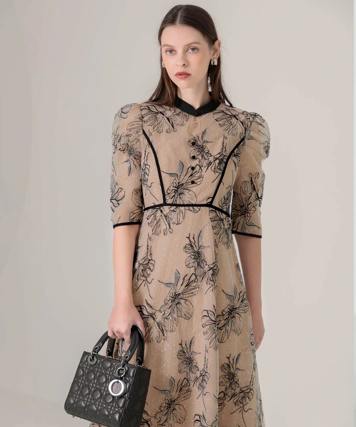 値下げ❣️reja オケージョンドレス 花柄刺繍パイピングフレアロング