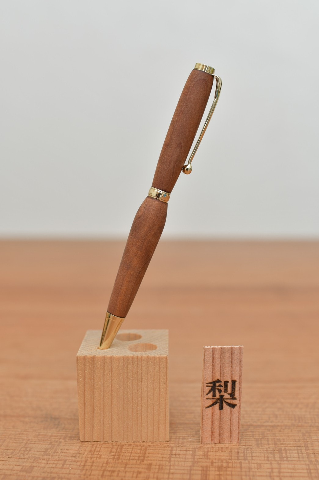 木製ボールペン 神代欅 （日本産） | Tomoko Pen（ノベルティー
