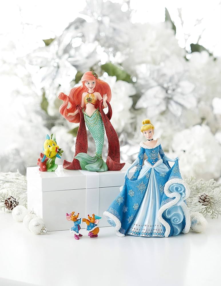 Amazon.com: Enesco Disney Showcase Couture de Force Holiday