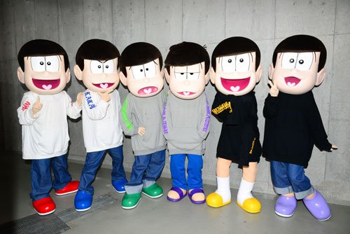 松の市 in TGC」にもコラボ記念パーカーを着用して6つ子たちが