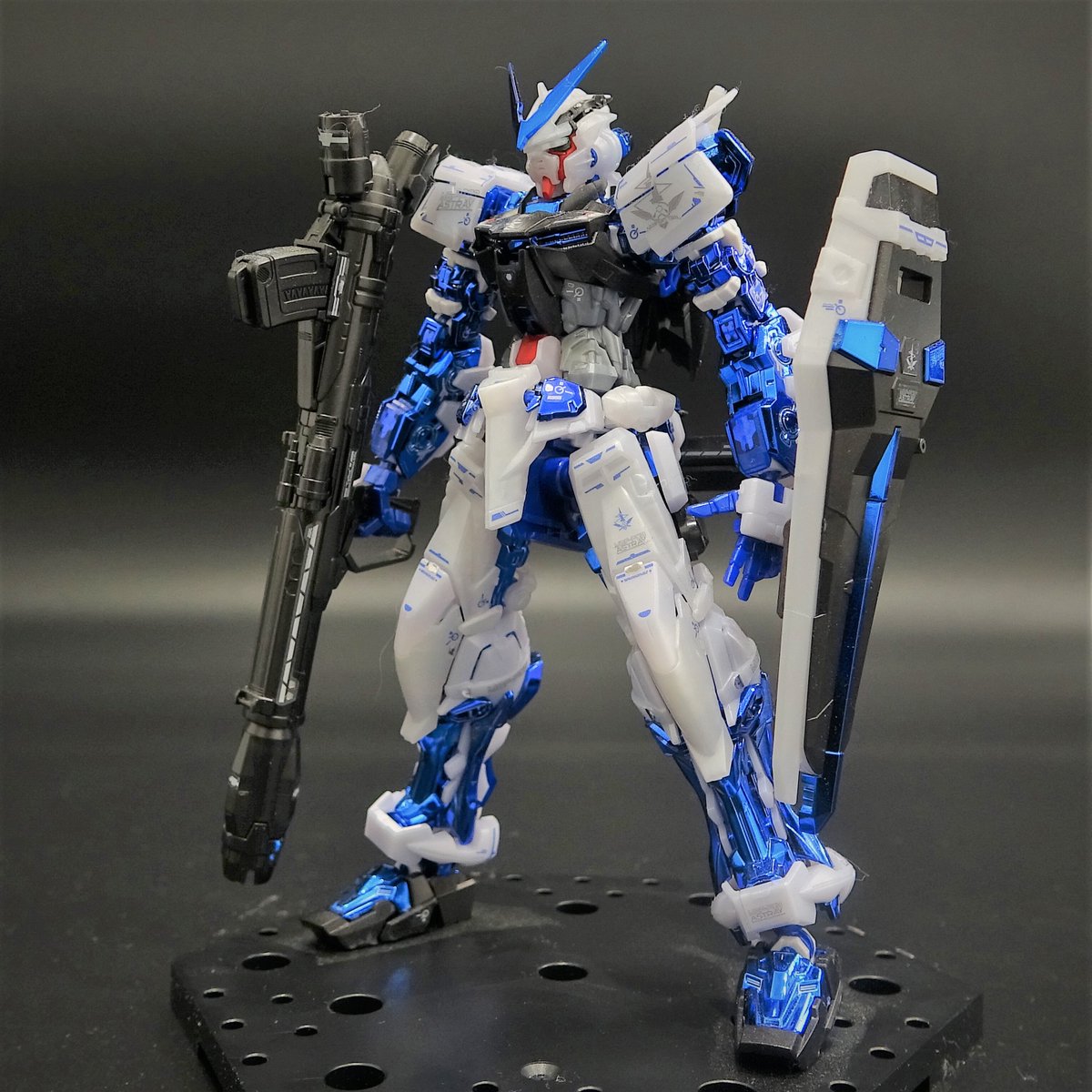 限定品情報】 『RG 1/144 ガンダムアストレイ ブルーフレーム メッキ