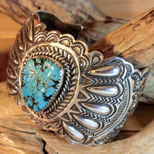 ナバホ族：キングマン ターコイズ カフブレスレット - PINE☆FIELD