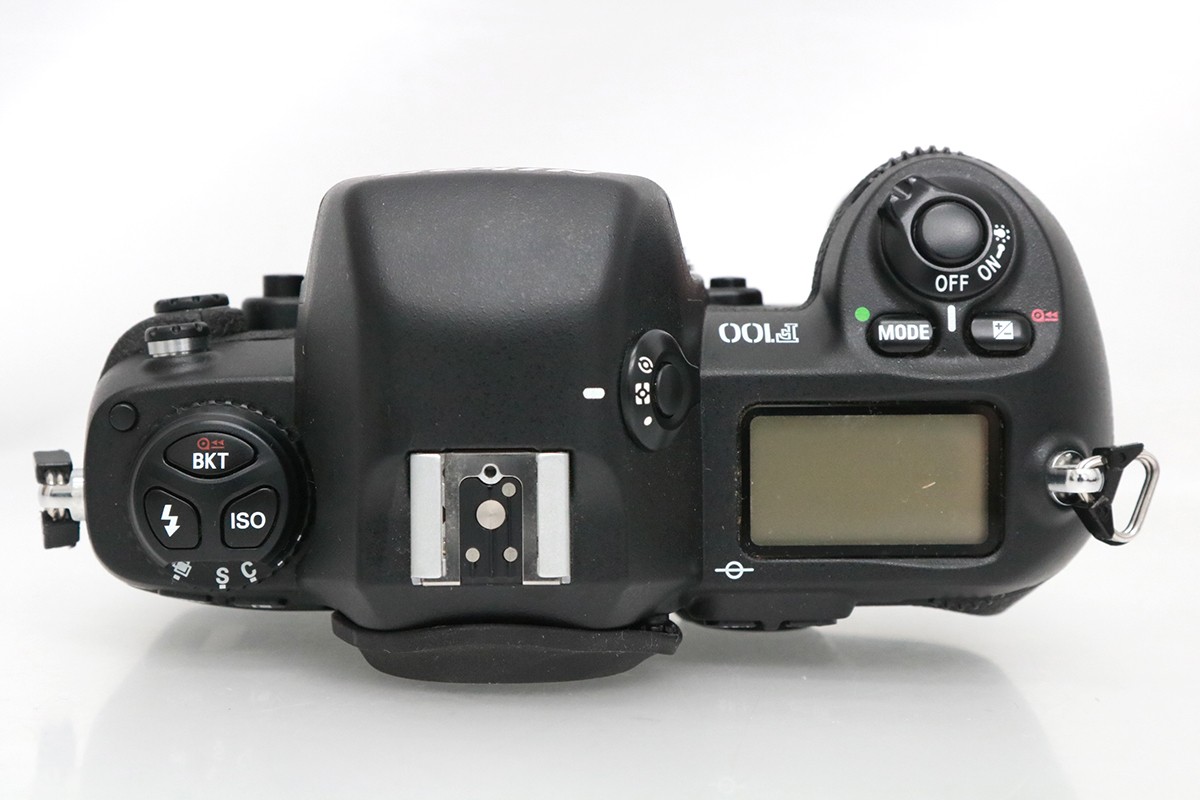 F100 ボディ＋MB-15（F100用バッテリーグリップ） CA01-M3904-3V1C