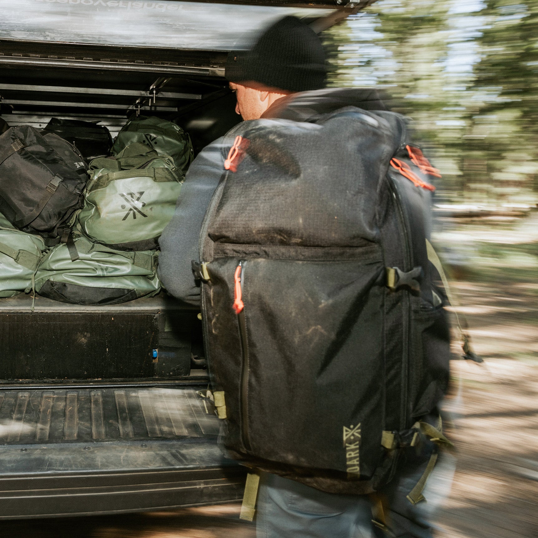 5 Day Mule 55L Bag - Black – Roark