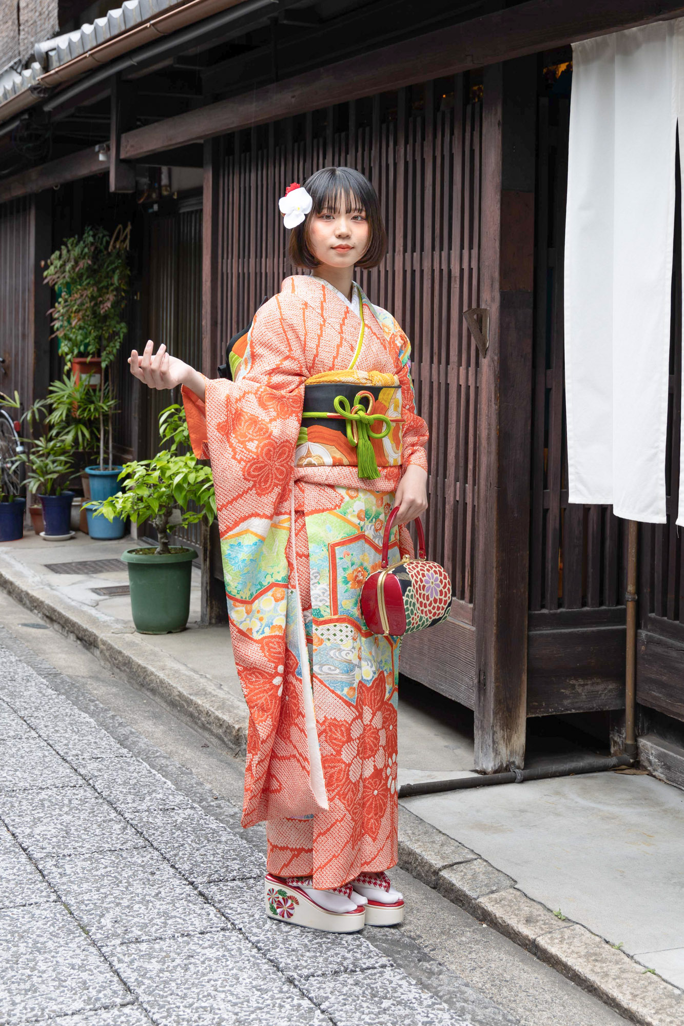 朱赤絞り花吉兆｜京都の成人式振袖・卒業式袴レンタル シュハリスキョウト