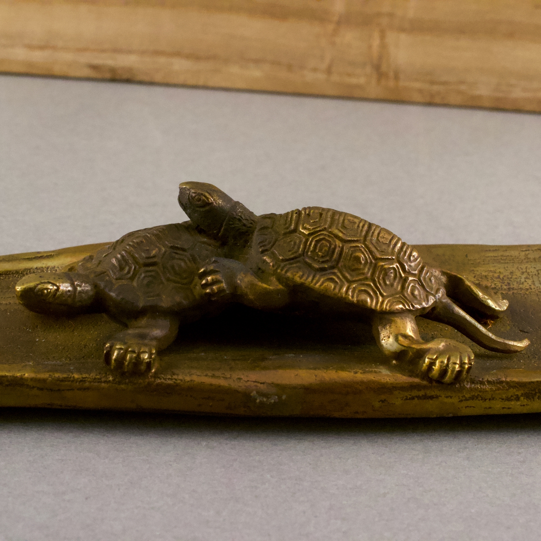 骨董品 鼈甲アンティーク小物入れ ウミガメ模様 【公式通販】