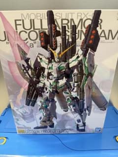 MG 1/100 FAユニコーンガンダムVer.Ka&光の結晶体セット - メルカリ